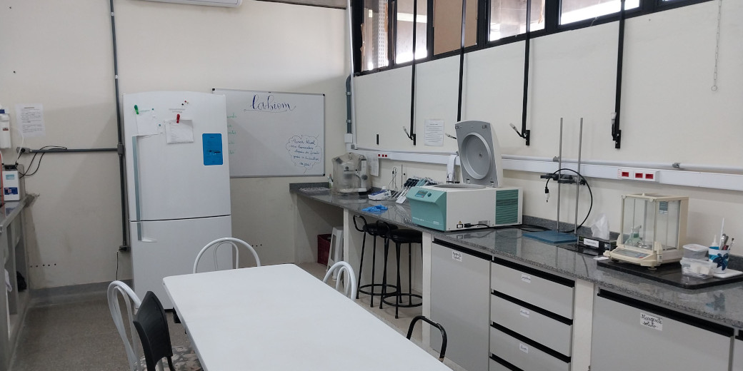 Vista geral do laboratório de Biomarcadores